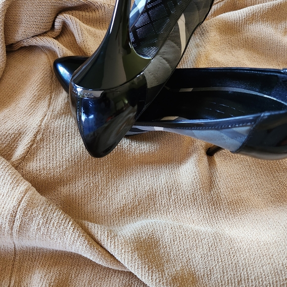 Burberry pumps black shoes - Picture 4 of 5
